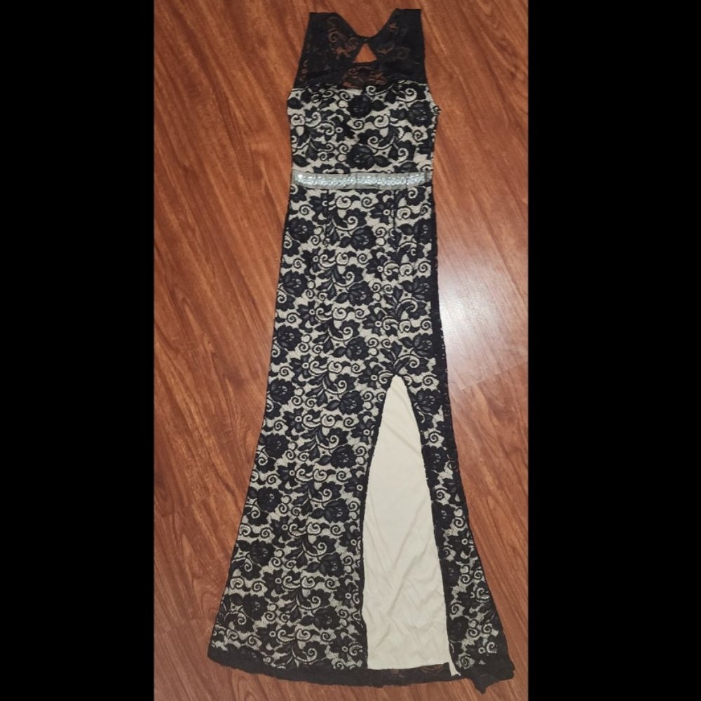 BEAUTIFUL ELEGANT DRESS